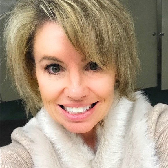 Meet your Posher, Janet - Picture 1 of 1